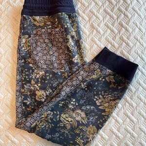 Anthropologie Jogger-Style Moody Floral/Navy Pants Size M
